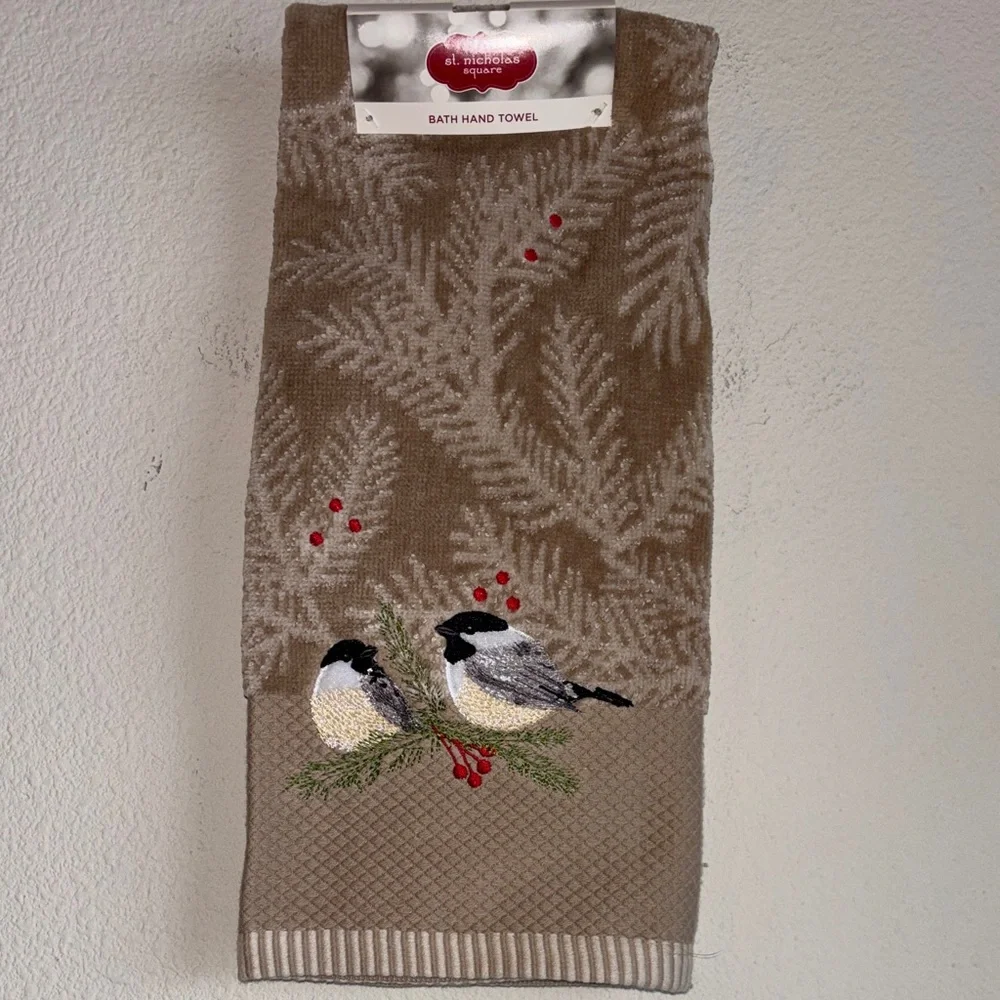 St.Nicholas Square Chickadee Hand Towel